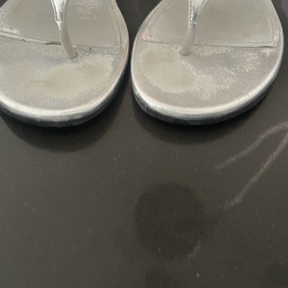 Balenciaga Metallic Thong Flat Sandals Silver Size 38.5 8.5 US - Picture 8 of 9